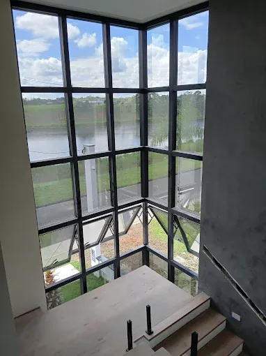 Fachada de vidro em residência